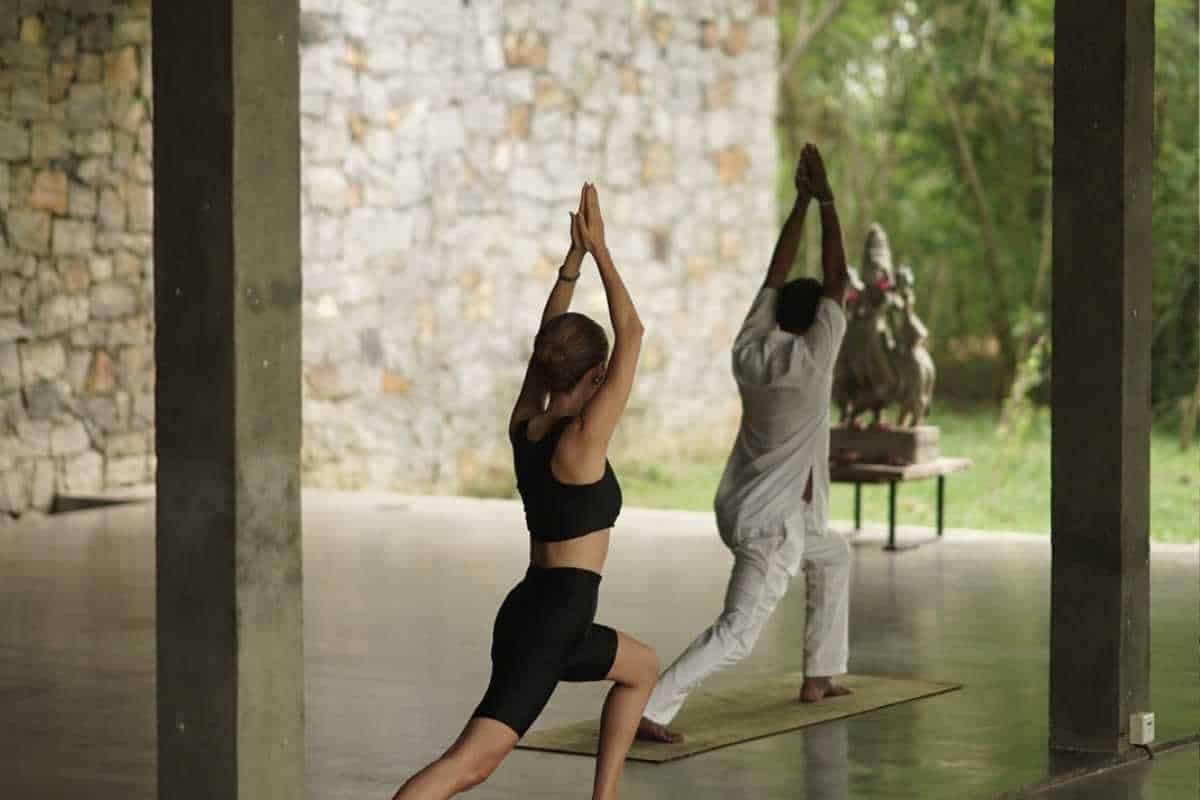 practice mindfulness at a yoga retreat in sri lanka
