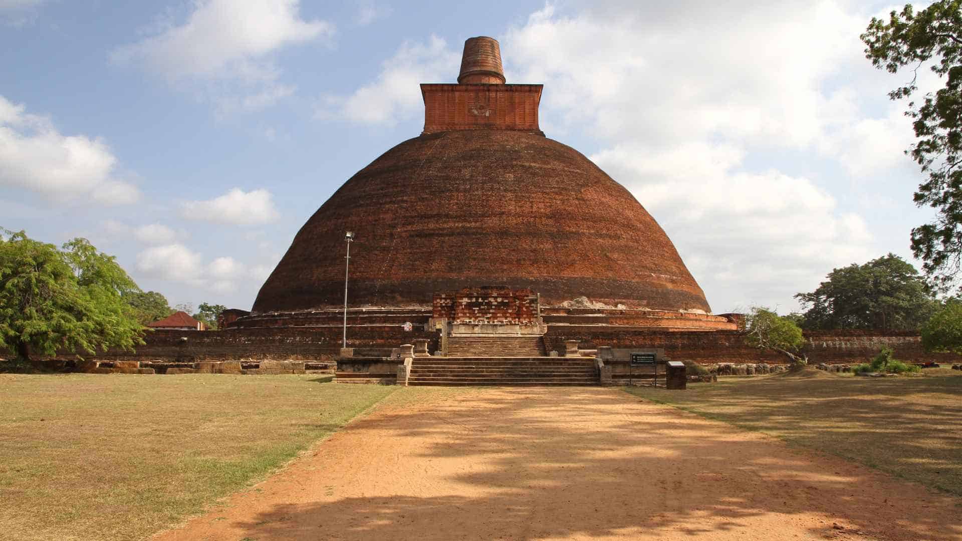 The Ruwanweliseya stupa in Anuradhapura, Sri Lanka