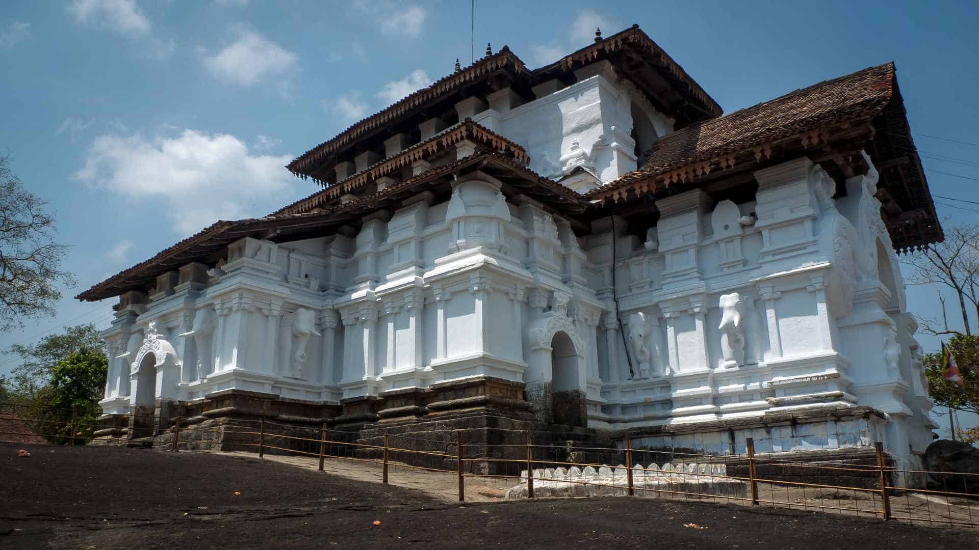 Lankatilaka Temple in kandy